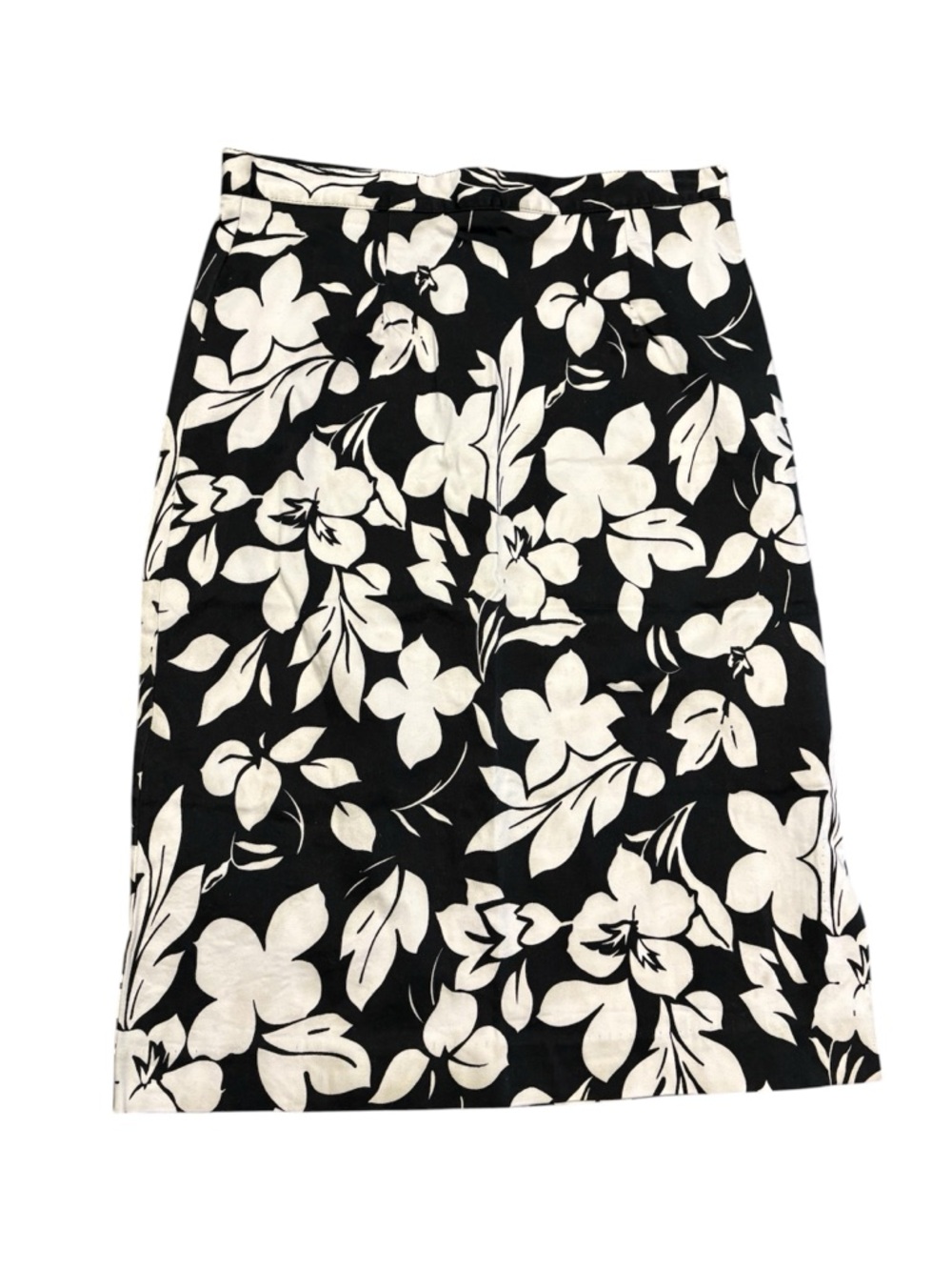 J. Michaels 🇨🇦 Made in Canada Black and White Floral Pencil Skirt, size 4